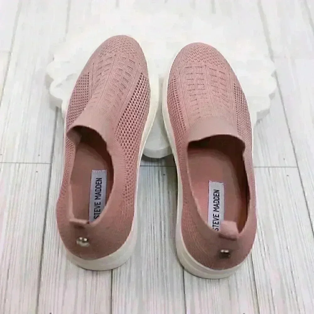 Steve Madden Daray Size 8 Rose Gold fabric upper sneaker